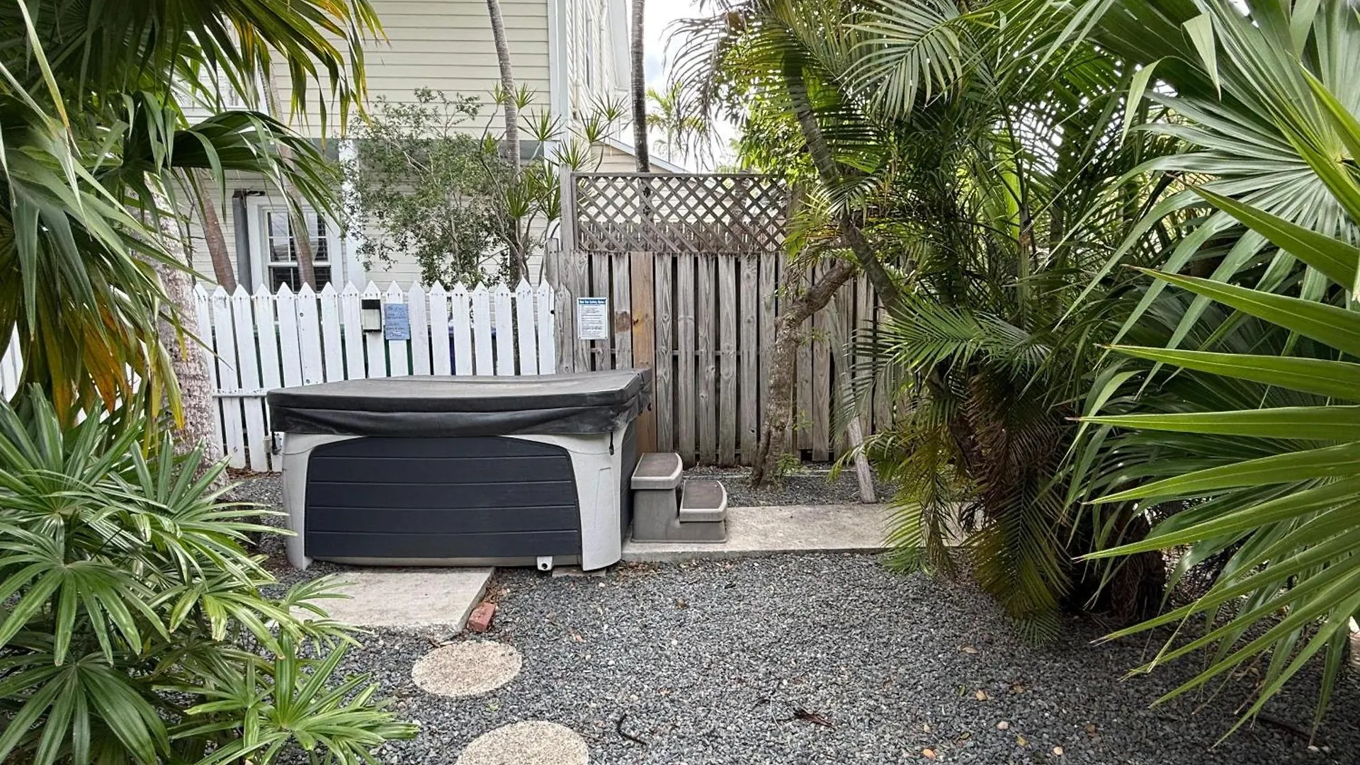 Seagull Suite - Southernmost Sanctuary Key West