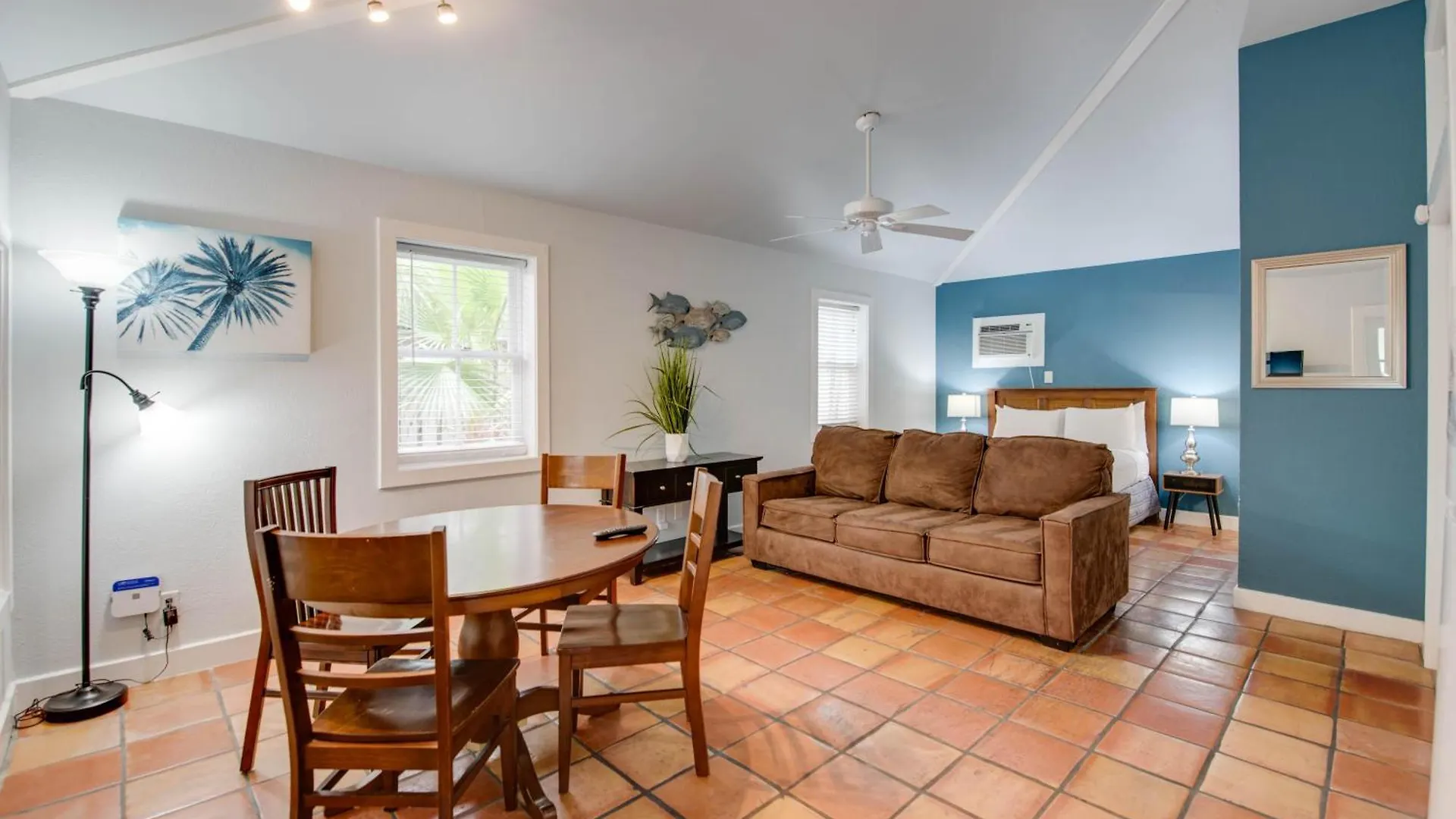 Seagull Suite - Southernmost Sanctuary contacts
